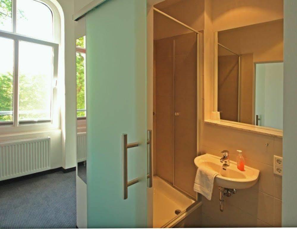 Hotel Zwischen Den Seen Waren  Zewnętrze zdjęcie