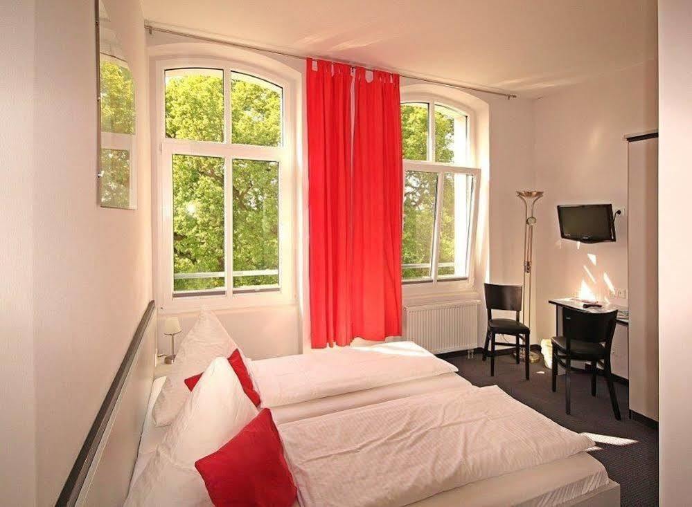 Hotel Zwischen Den Seen Waren  Zewnętrze zdjęcie