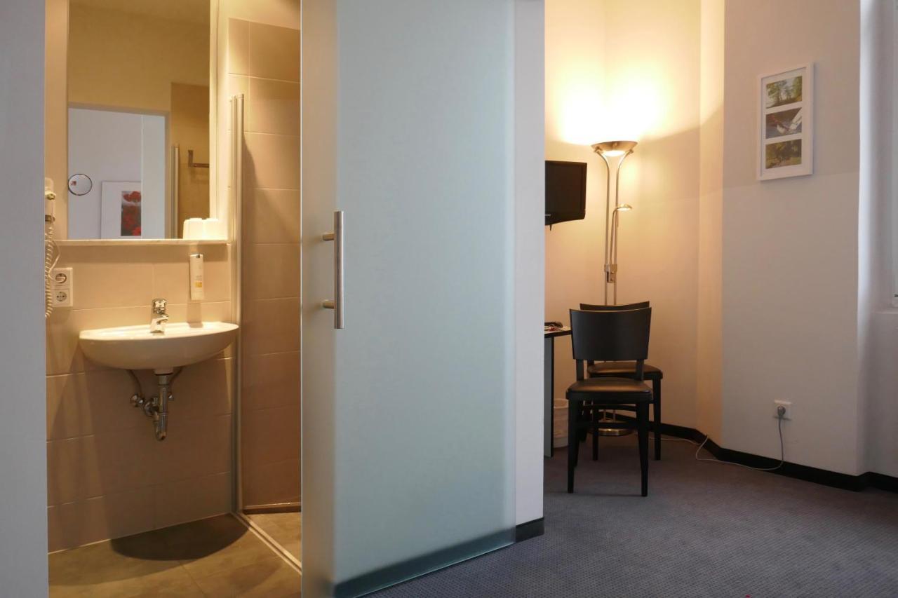 Hotel Zwischen Den Seen Waren  Zewnętrze zdjęcie